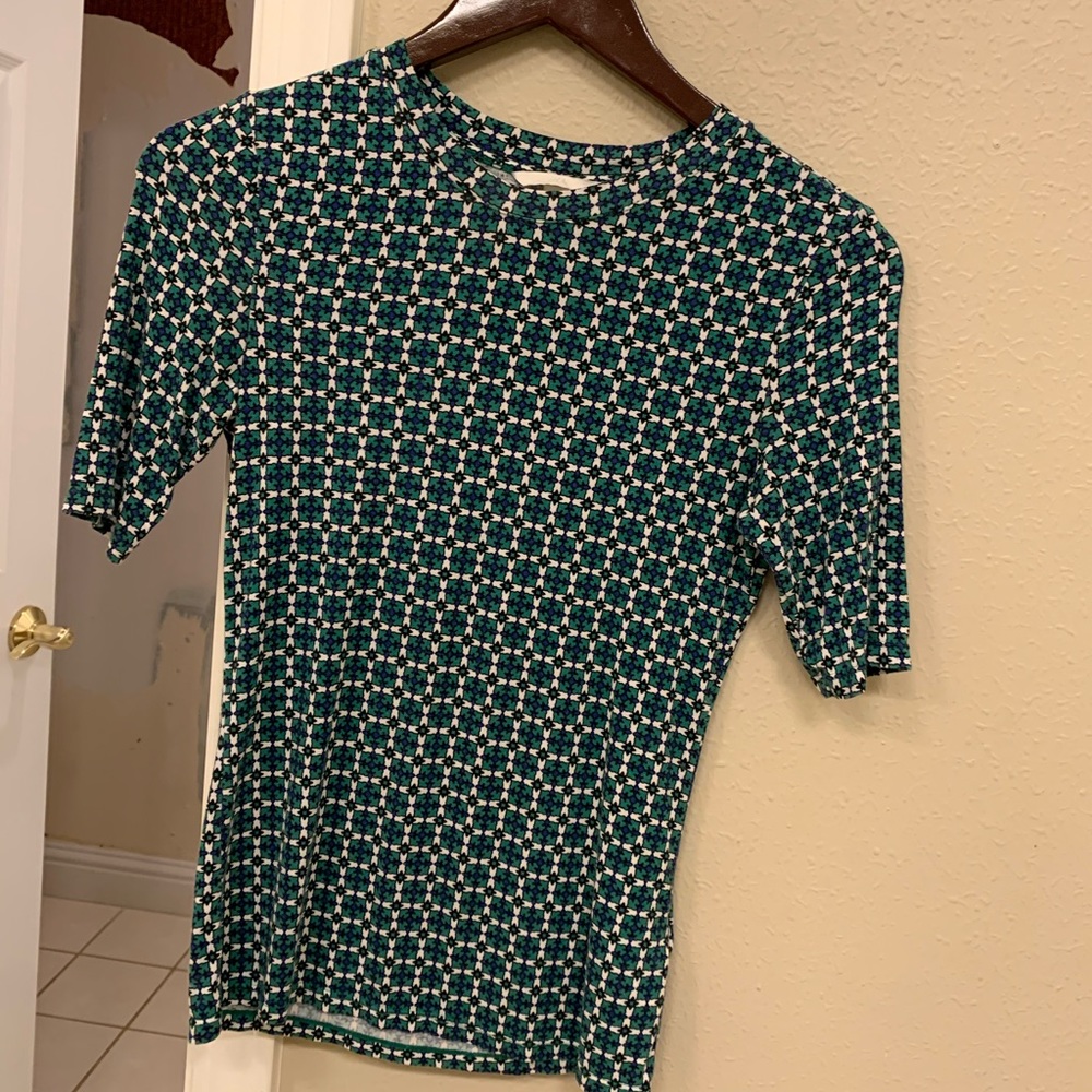 Green detailed fitted top